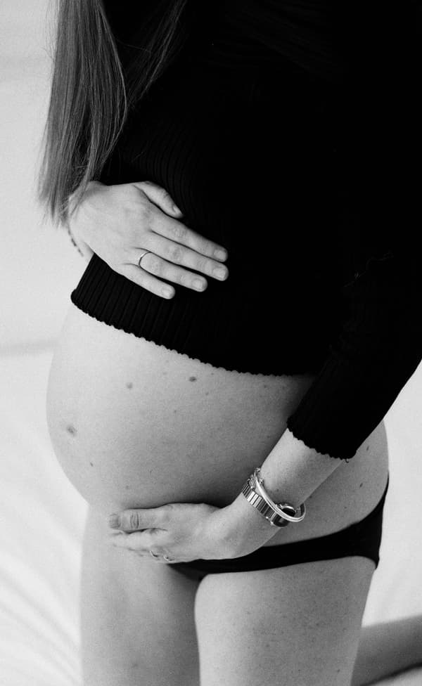 une femme enceinte à bordeaux