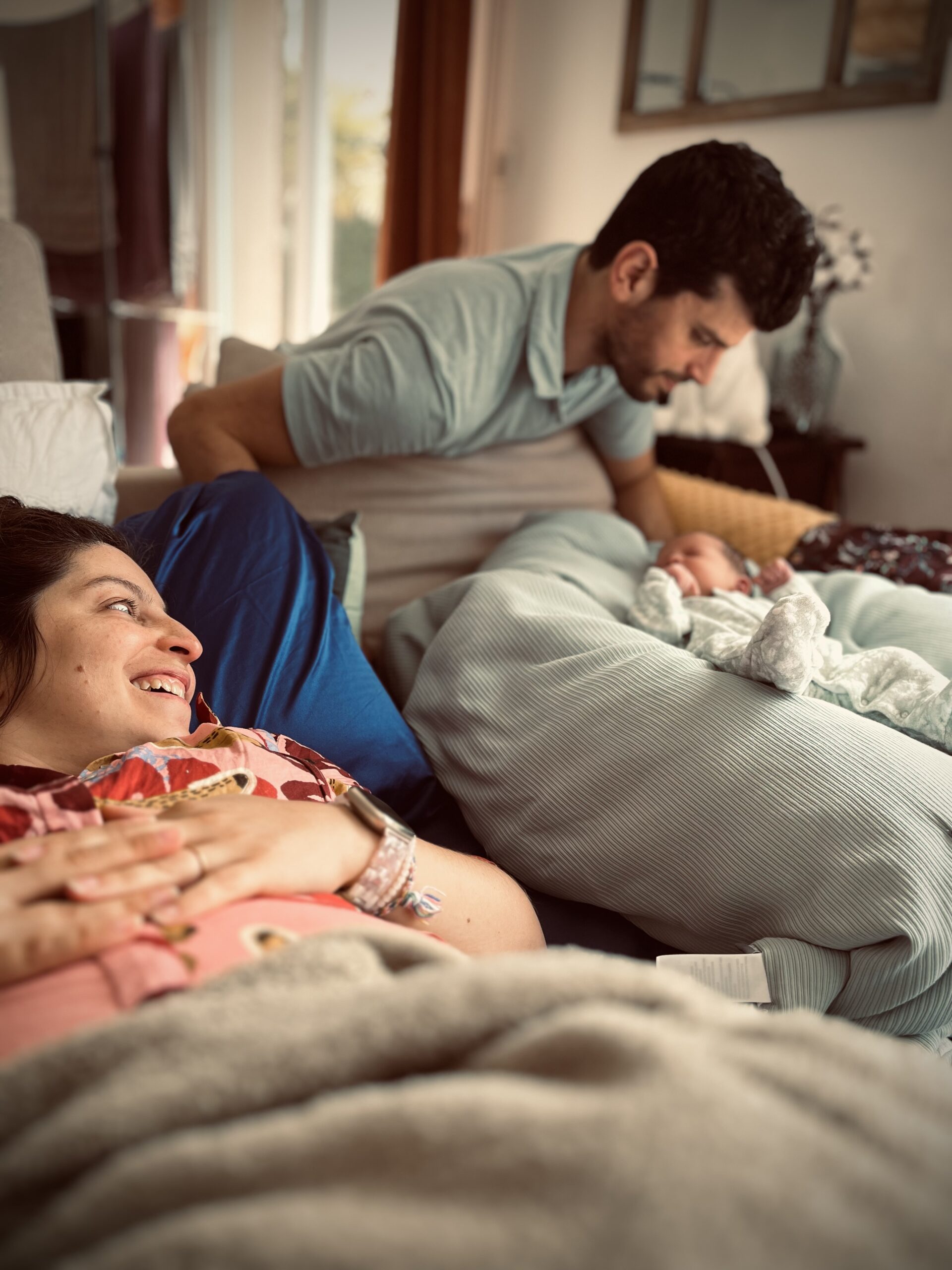 une famille en postpartum à domicile a bordeaux