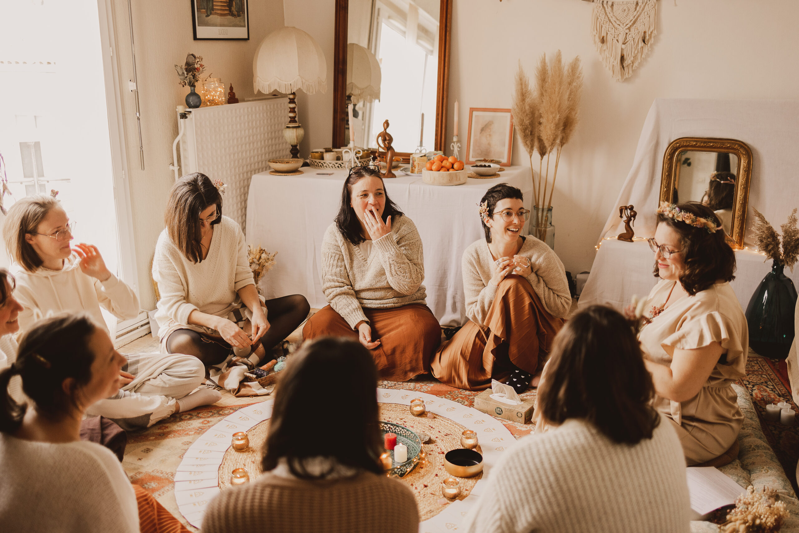 village de femmes autour d'une future maman pour sa blessing way à bordeaux