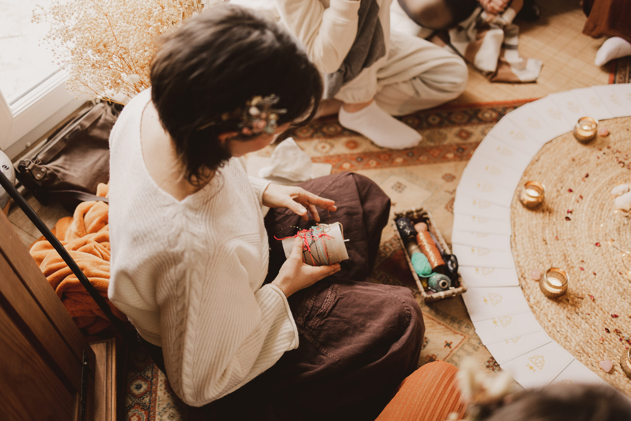 Rituel des bougies lors d'un mother blessing a bordeaux